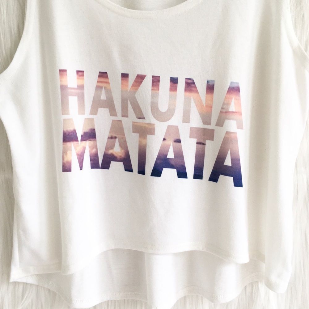 🔃Hakuna Matata Cropped Tank Top - Picture 3 of 4